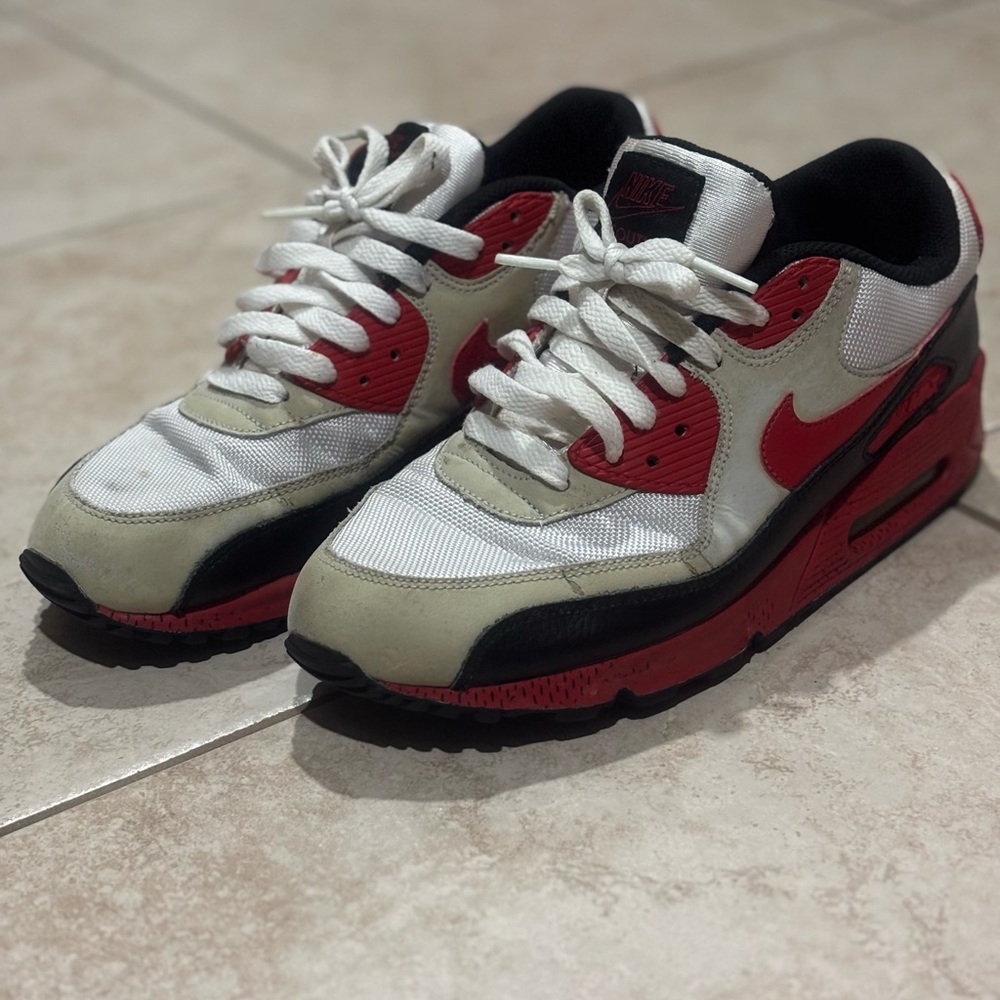 Nike Air Max 90 South 2009 Red and White Sneakers 325018-161 Men’s Size 8.5